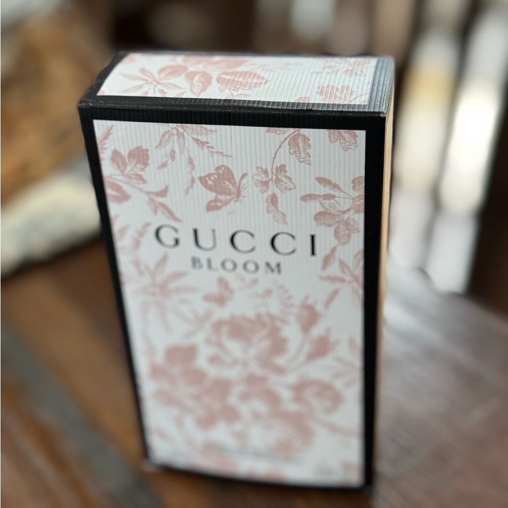 Gucci Bloom Perfume - Picture 2 of 3